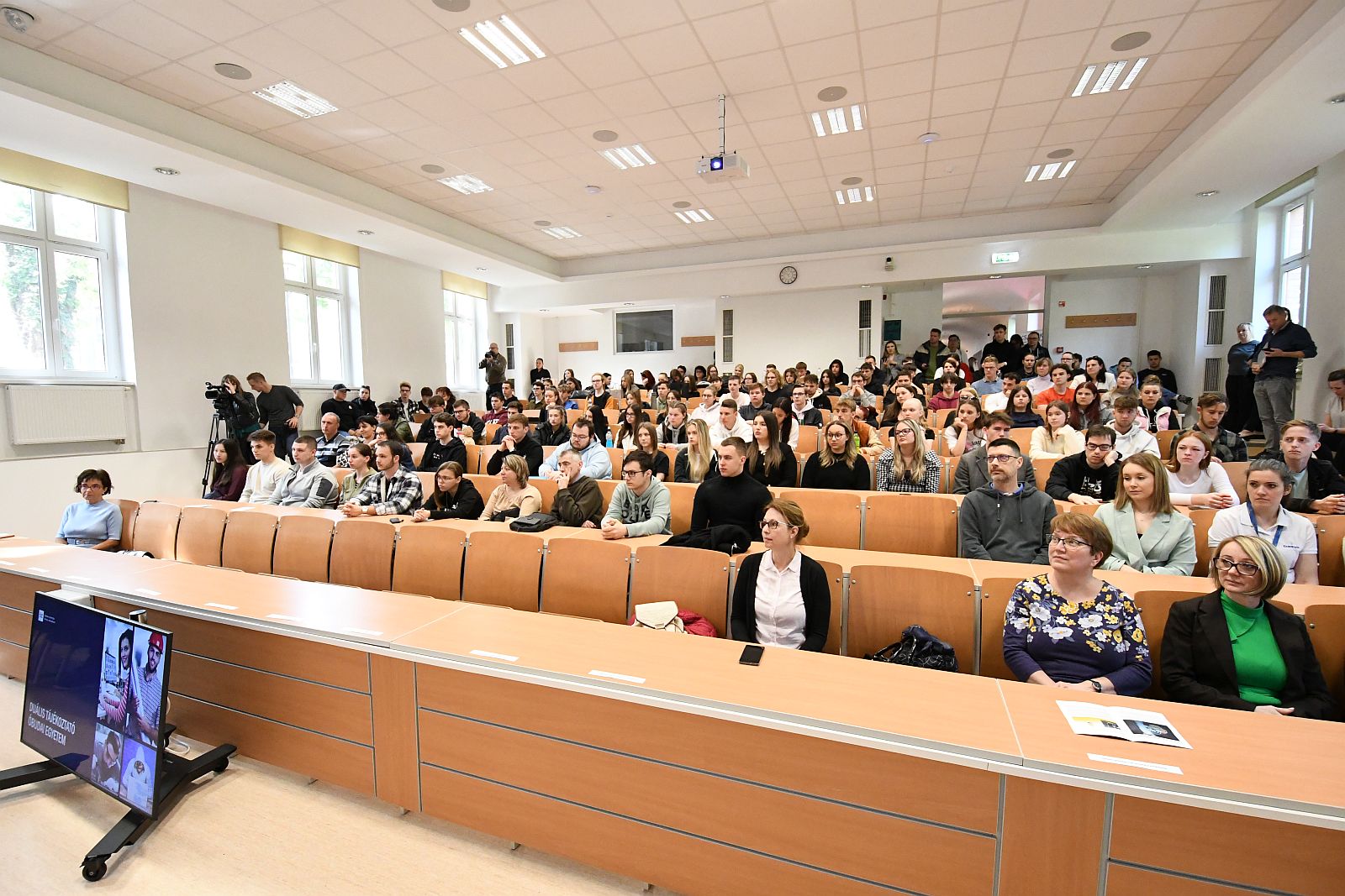 Biztos tudás és karrier - duális információs napot rendeztek az Óbudai Egyetemen